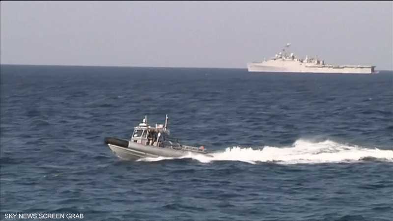 إيران تطلق مناورات "التحكم الذكي" في مضيق هرمز وسط توتر مع واشنطن