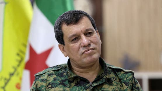 قائد قسد يؤكد دمج مؤسسات الإدارة الذاتية ضمن الدولة السورية ويعلن خطوات اندماج قواته بالجيش