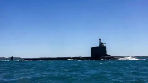 هجوم بحري قبالة سريلانكا: أكثر من 100 مفقود إثر استهداف سفينة إيرانية