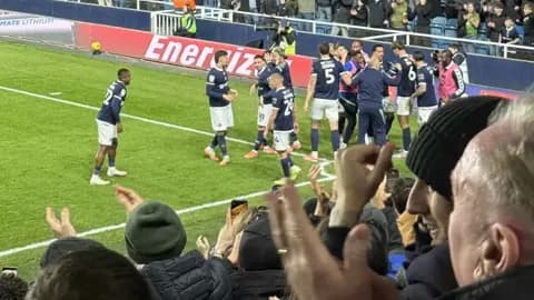 عقوبة مالية على ميلوول بسبب هتافات مسيئة في كأس الرابطة