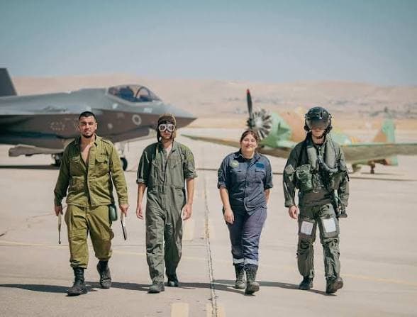 كيف يبقى الطيار الإسرائيلي يقظًا لساعات طويلة؟ أسرار حبوب "المودافينيل"