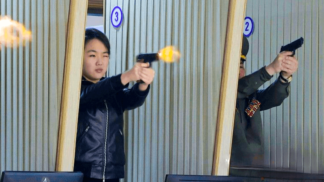 تكهنات حول السلطة : جو آي تطلق النار في صور جديدة بكوريا الشمالية