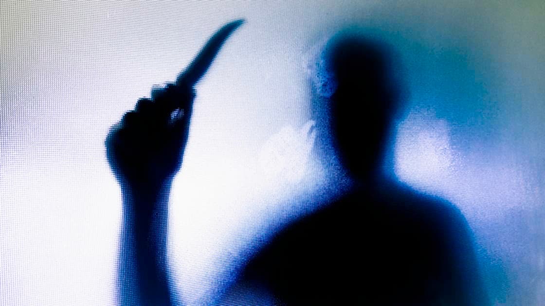 تخفيف الحكم على رجل قتل زوجته وشقيقتها بـ 60 طعنة يثير الغضب في تركيا