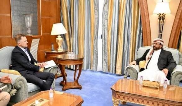 العرادة: الحوثيون يرفضون السلام ويهددون الممرات المائية